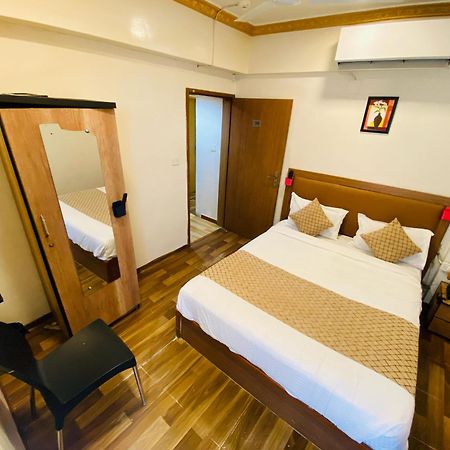 Hotel Abc Satellite Prahlad Nagar Ahmedabad Exterior foto