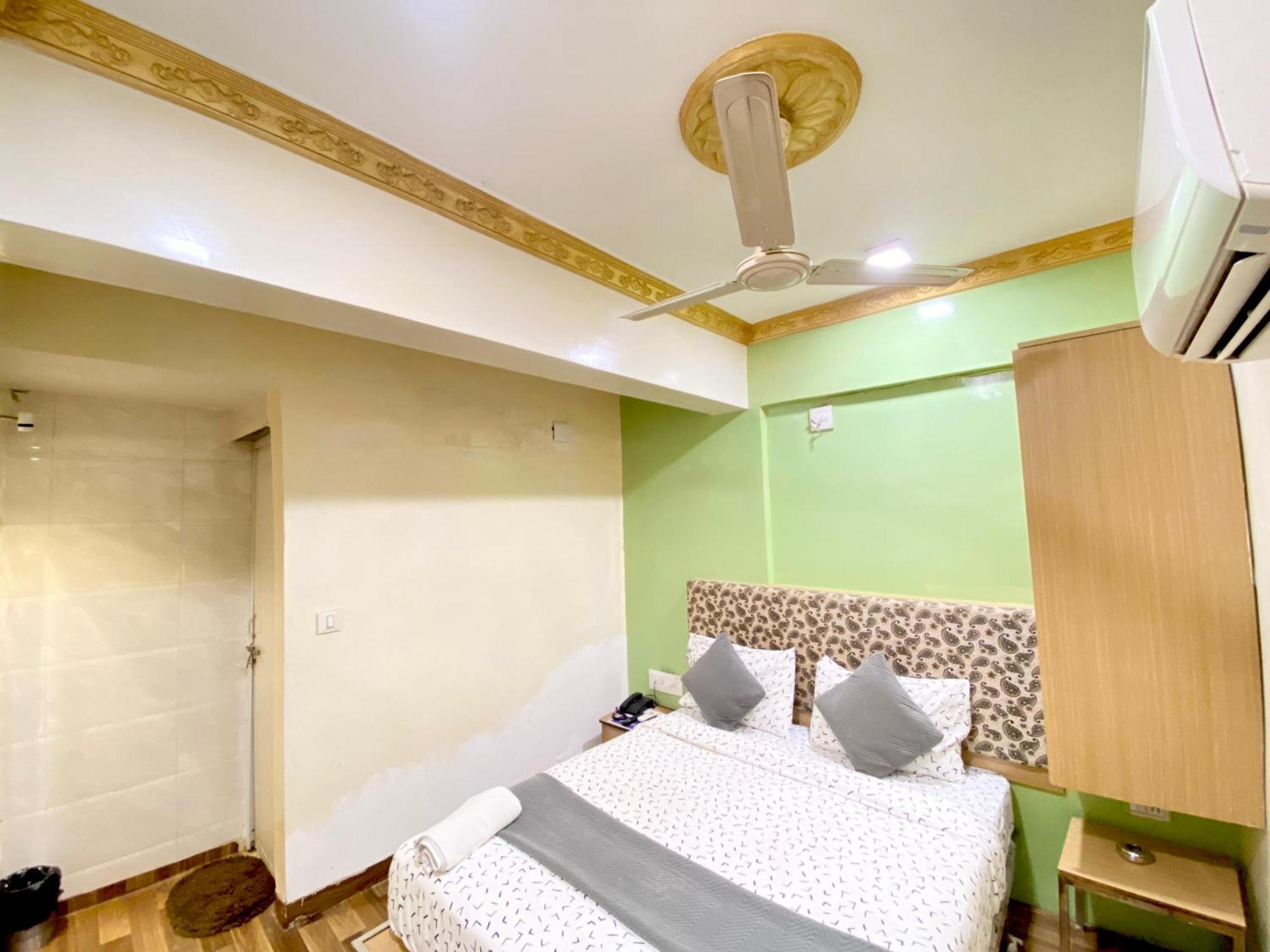 Hotel Abc Satellite Prahlad Nagar Ahmedabad Exterior foto