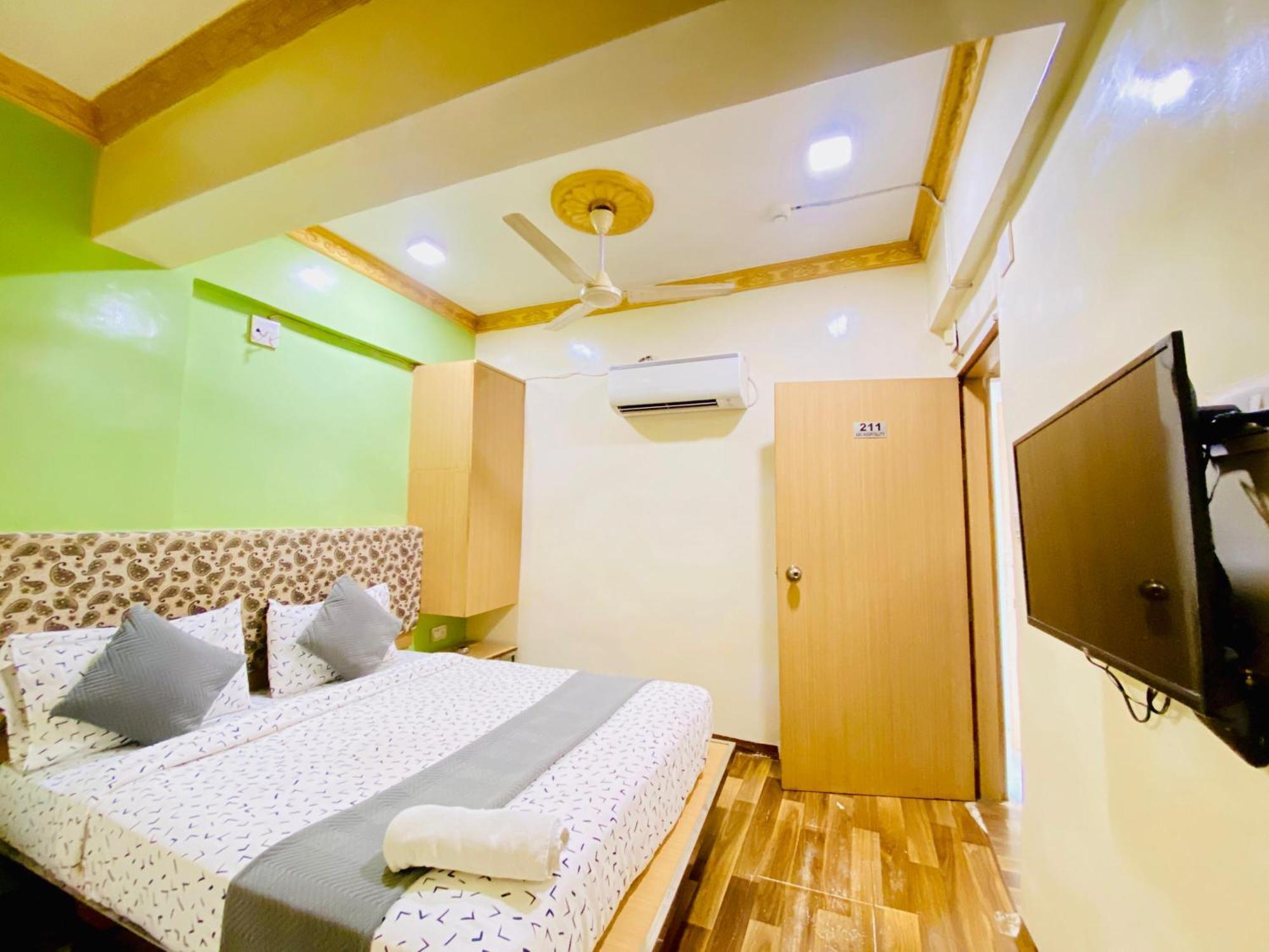 Hotel Abc Satellite Prahlad Nagar Ahmedabad Exterior foto