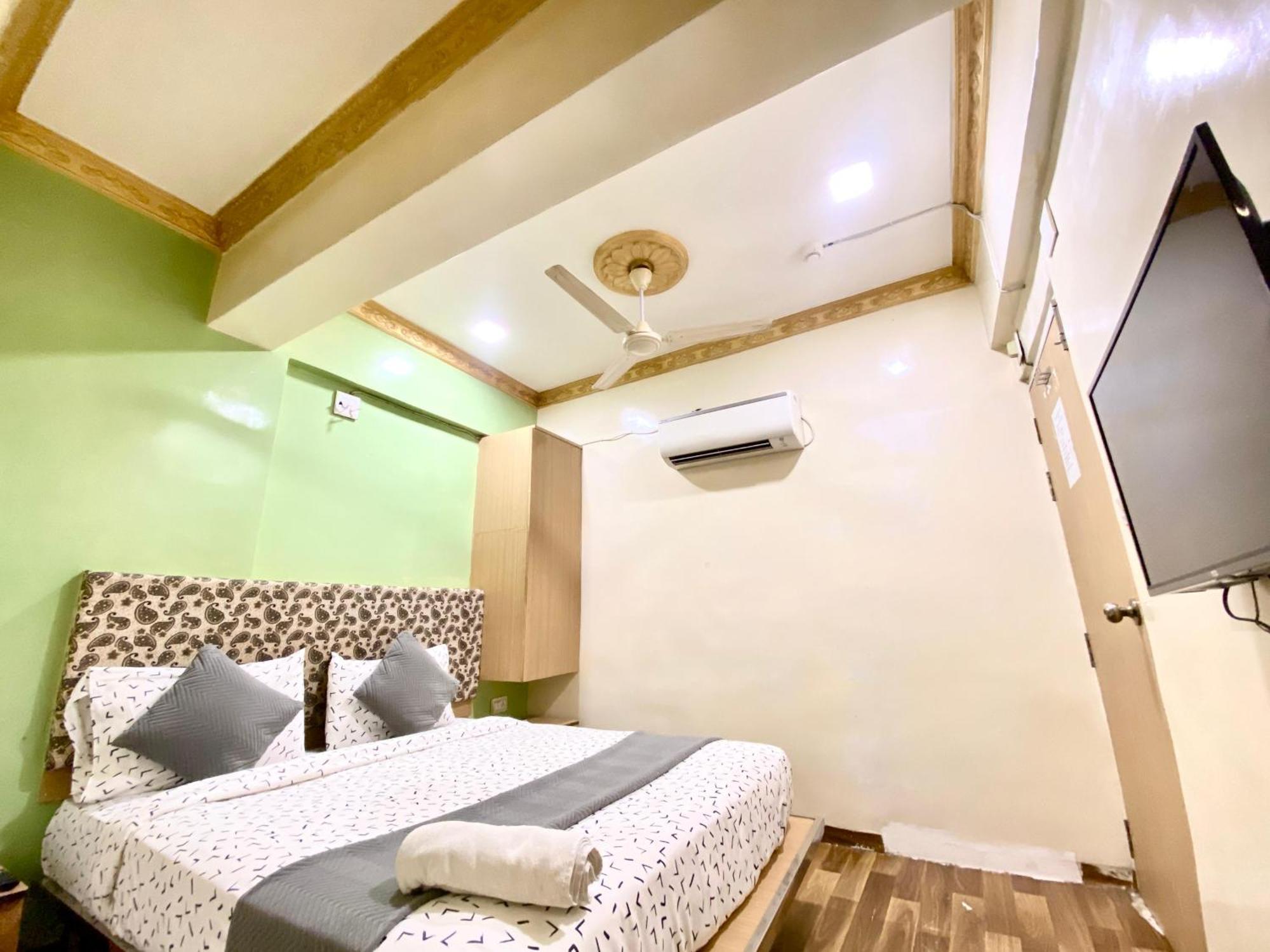 Hotel Abc Satellite Prahlad Nagar Ahmedabad Exterior foto