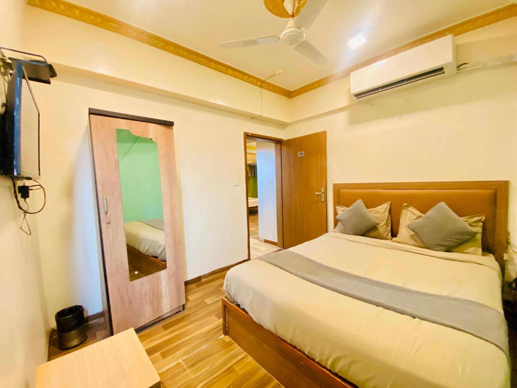 Hotel Abc Satellite Prahlad Nagar Ahmedabad Exterior foto
