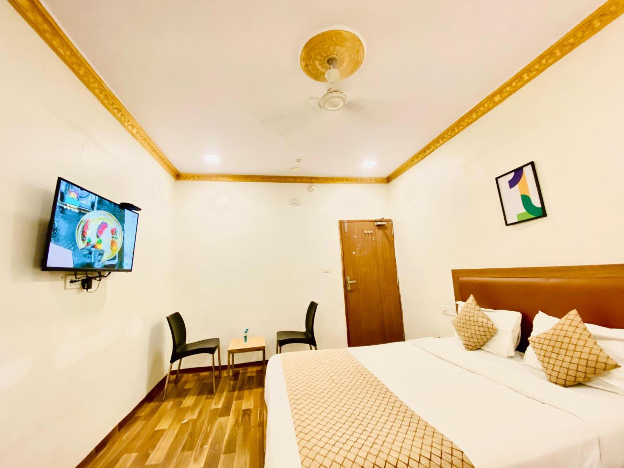 Hotel Abc Satellite Prahlad Nagar Ahmedabad Exterior foto