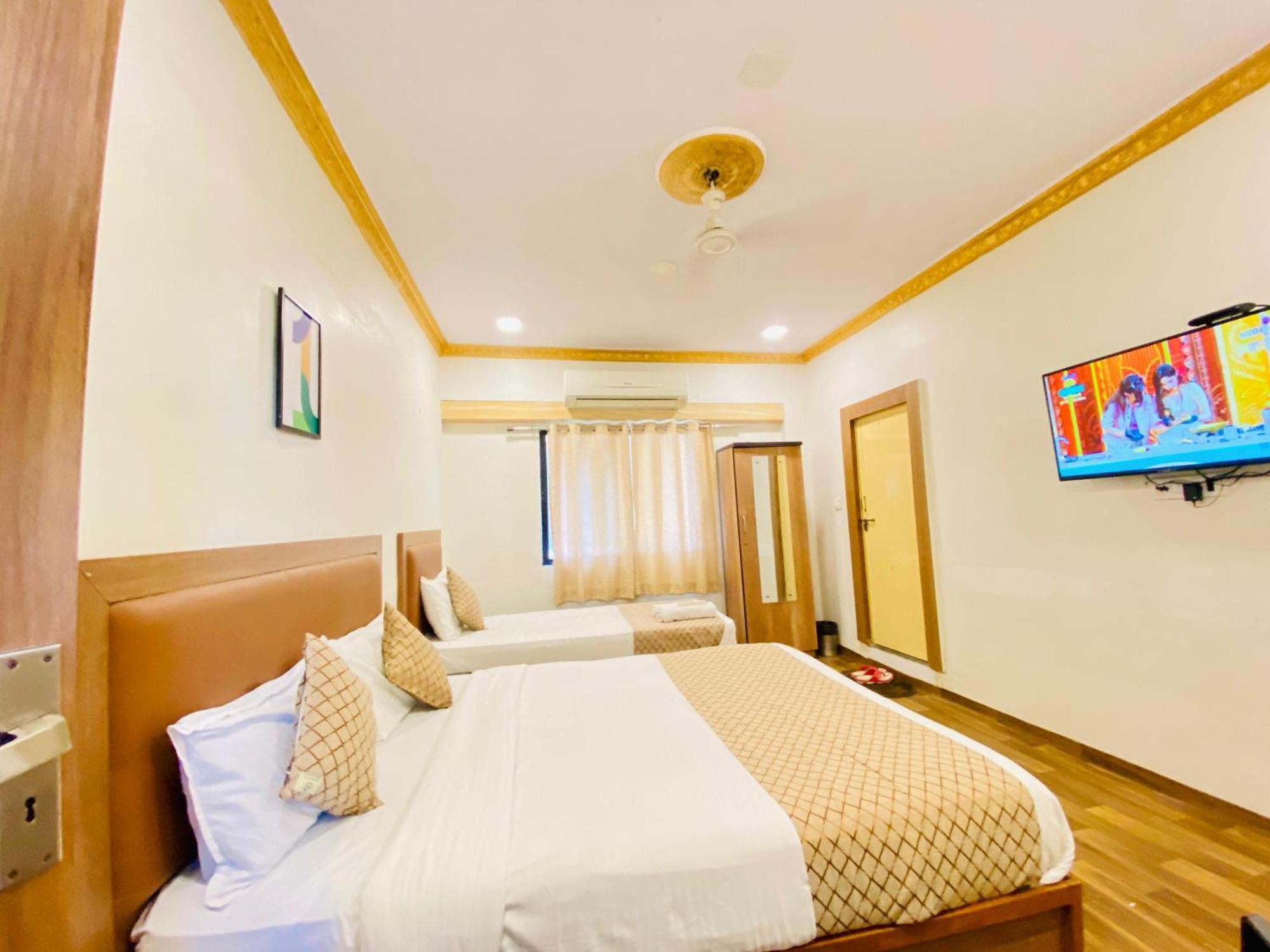 Hotel Abc Satellite Prahlad Nagar Ahmedabad Exterior foto