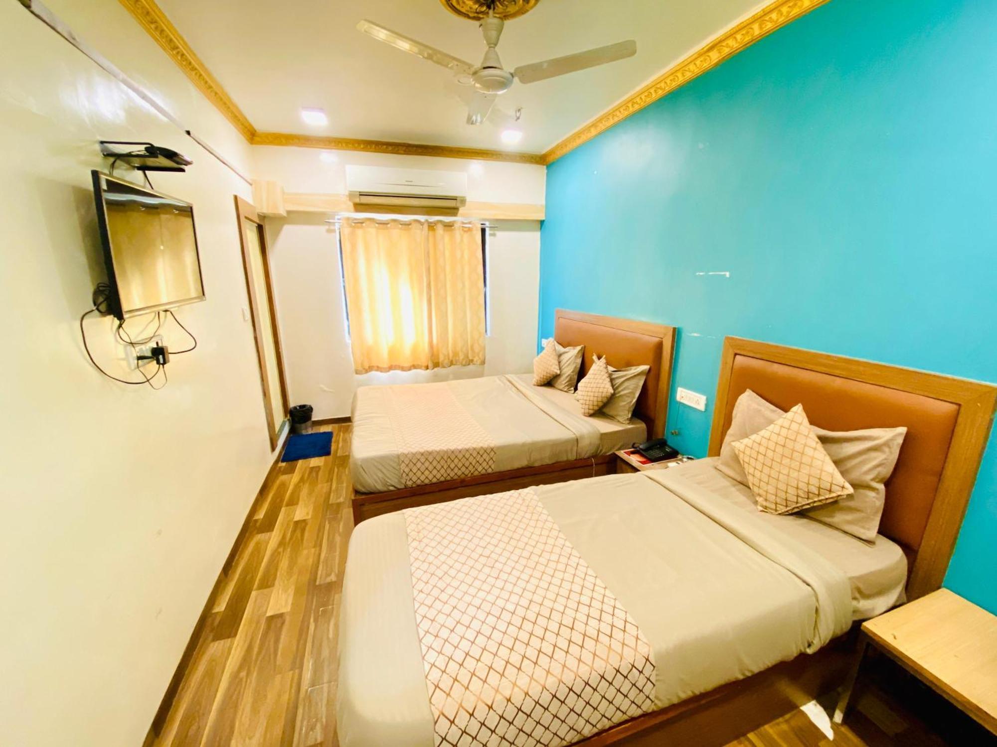 Hotel Abc Satellite Prahlad Nagar Ahmedabad Exterior foto