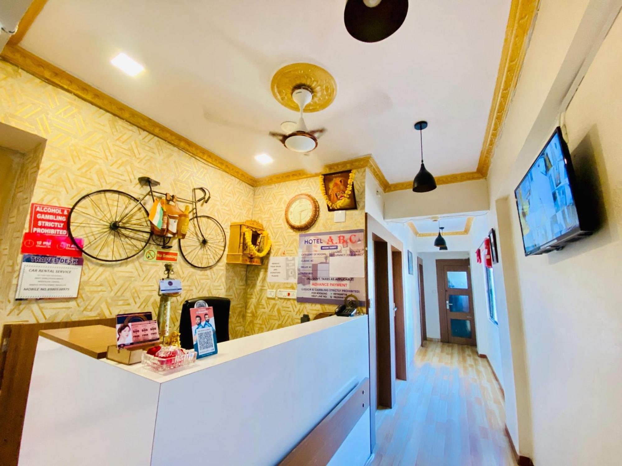 Hotel Abc Satellite Prahlad Nagar Ahmedabad Exterior foto