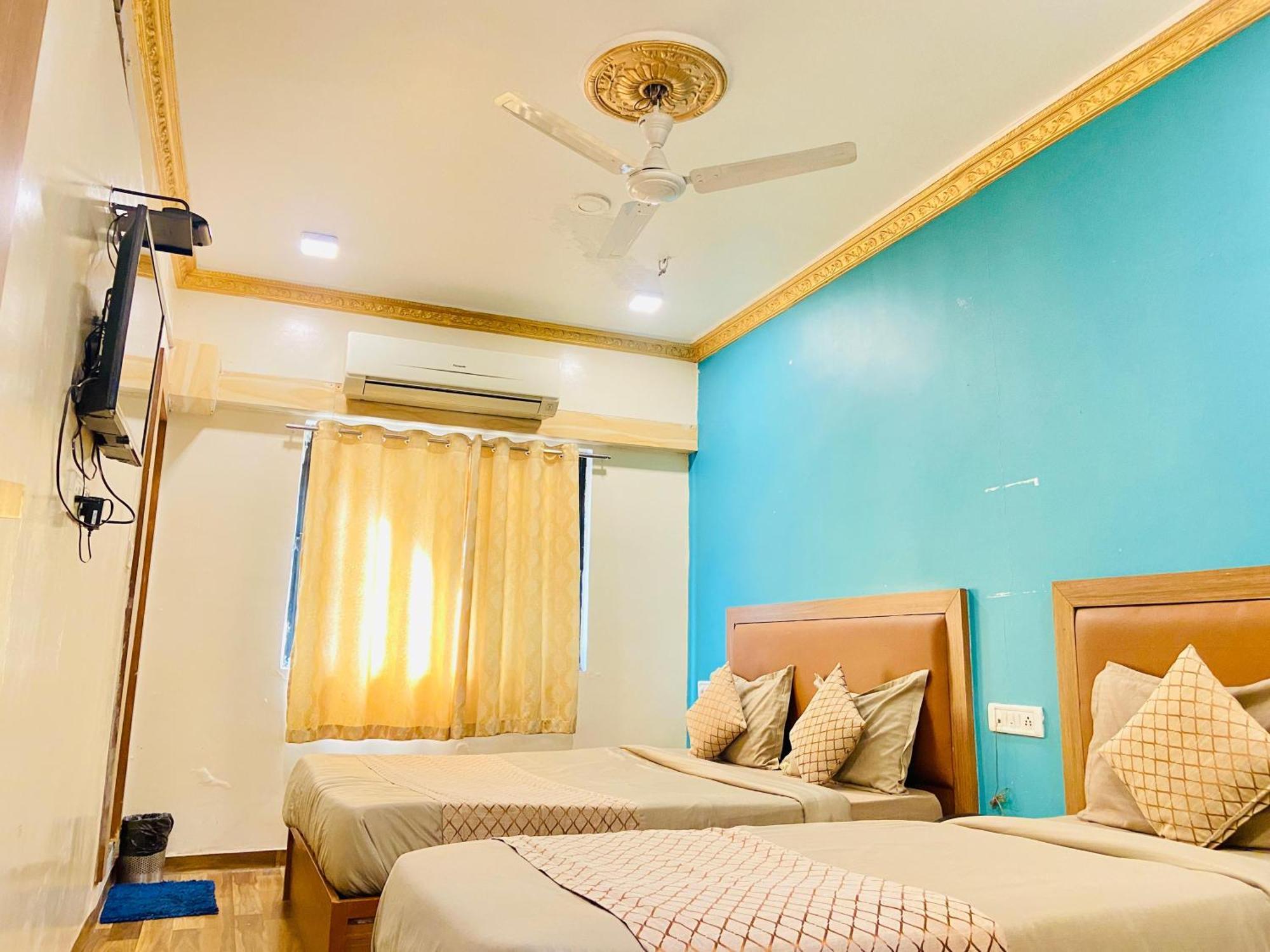Hotel Abc Satellite Prahlad Nagar Ahmedabad Exterior foto