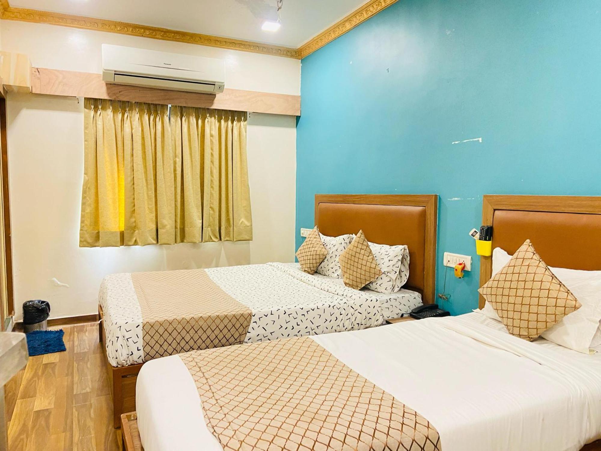 Hotel Abc Satellite Prahlad Nagar Ahmedabad Exterior foto