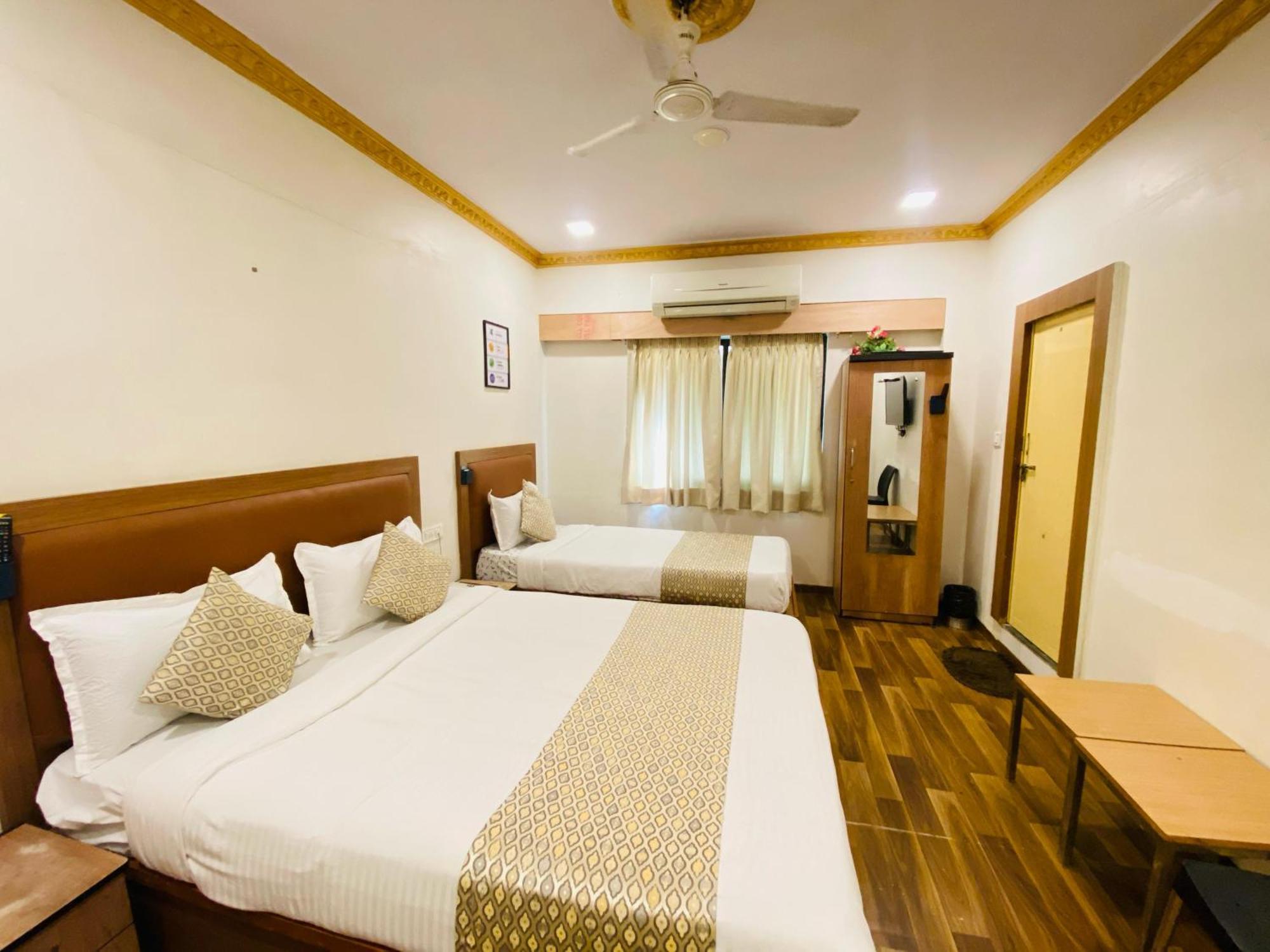 Hotel Abc Satellite Prahlad Nagar Ahmedabad Exterior foto