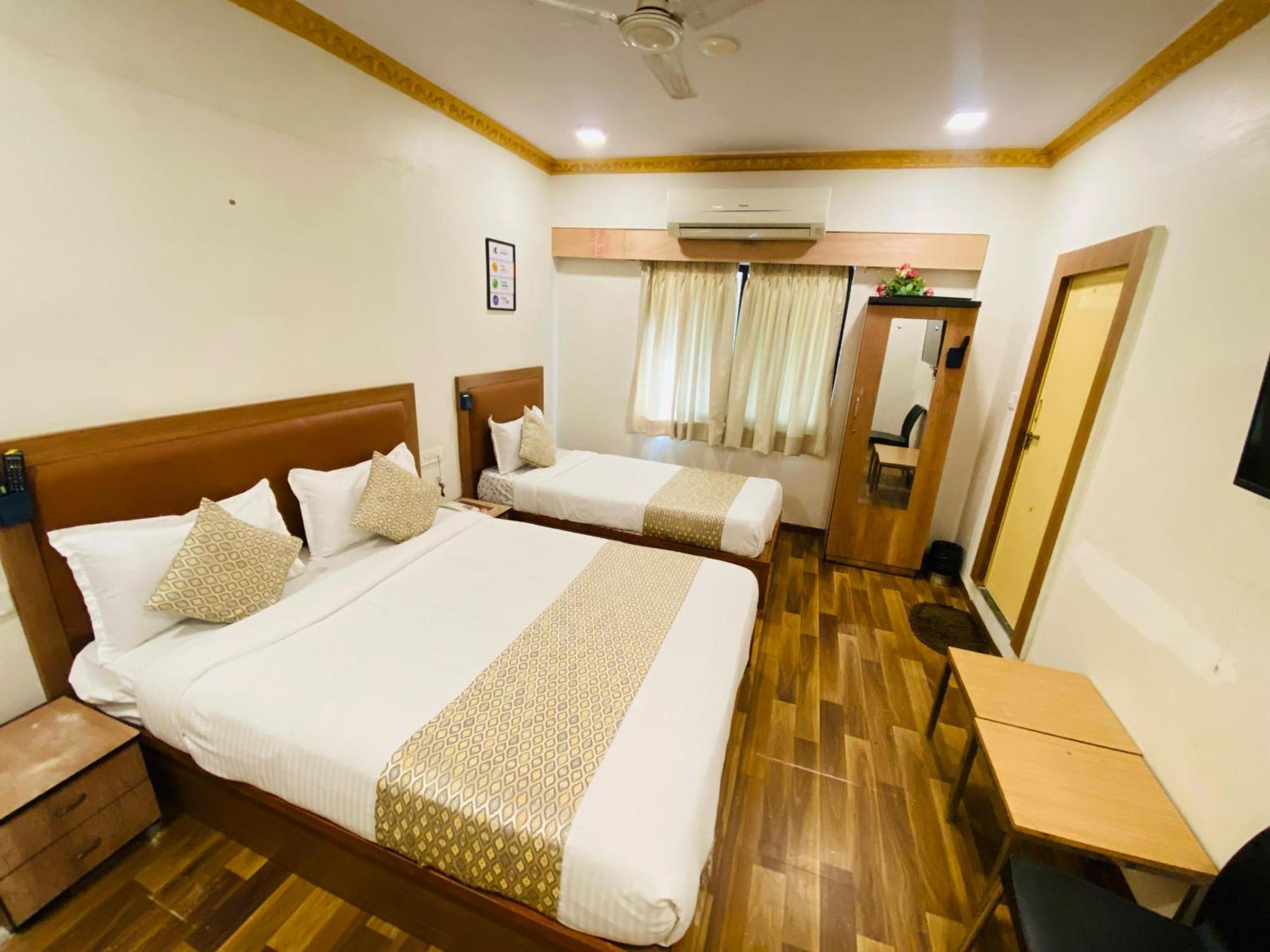 Hotel Abc Satellite Prahlad Nagar Ahmedabad Exterior foto