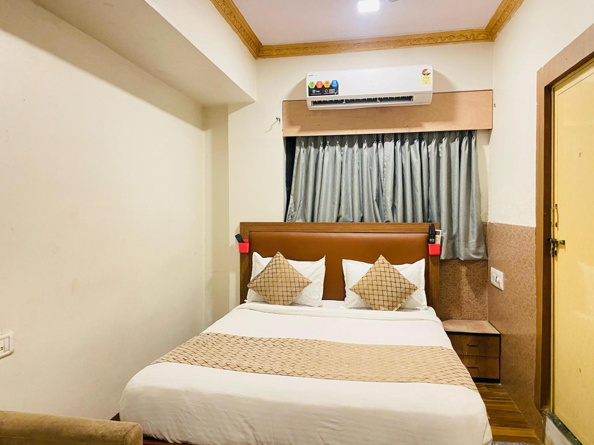 Hotel Abc Satellite Prahlad Nagar Ahmedabad Exterior foto